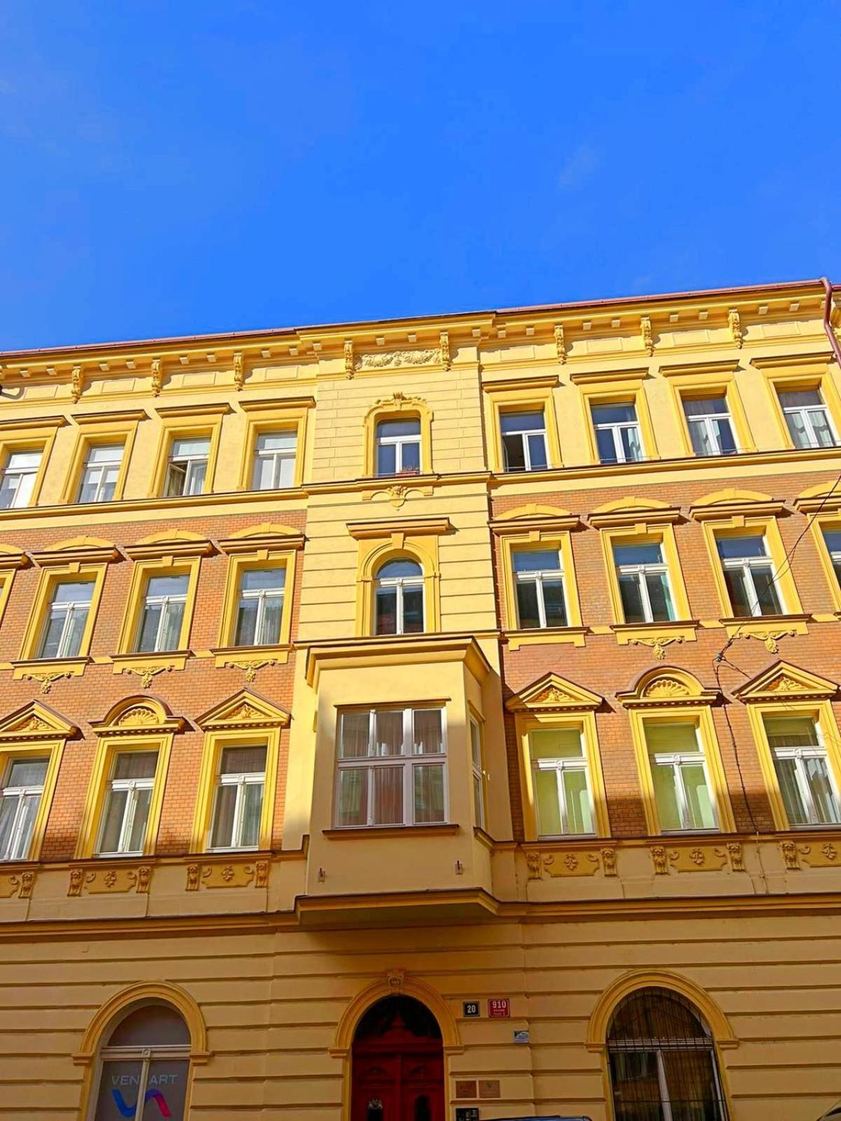Mezonetovy Apartman V Centru Prag Exteriör bild