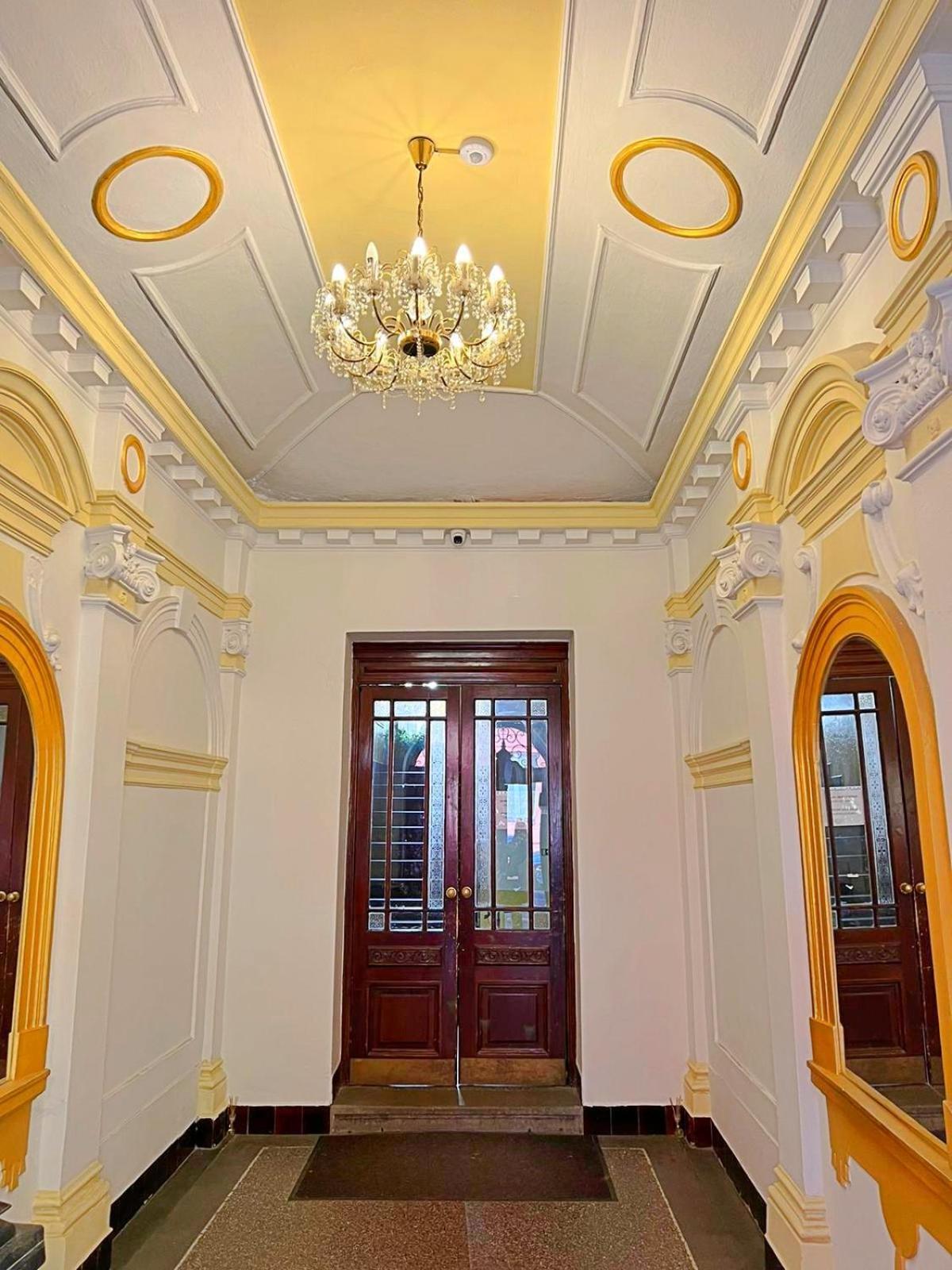 Mezonetovy Apartman V Centru Prag Exteriör bild