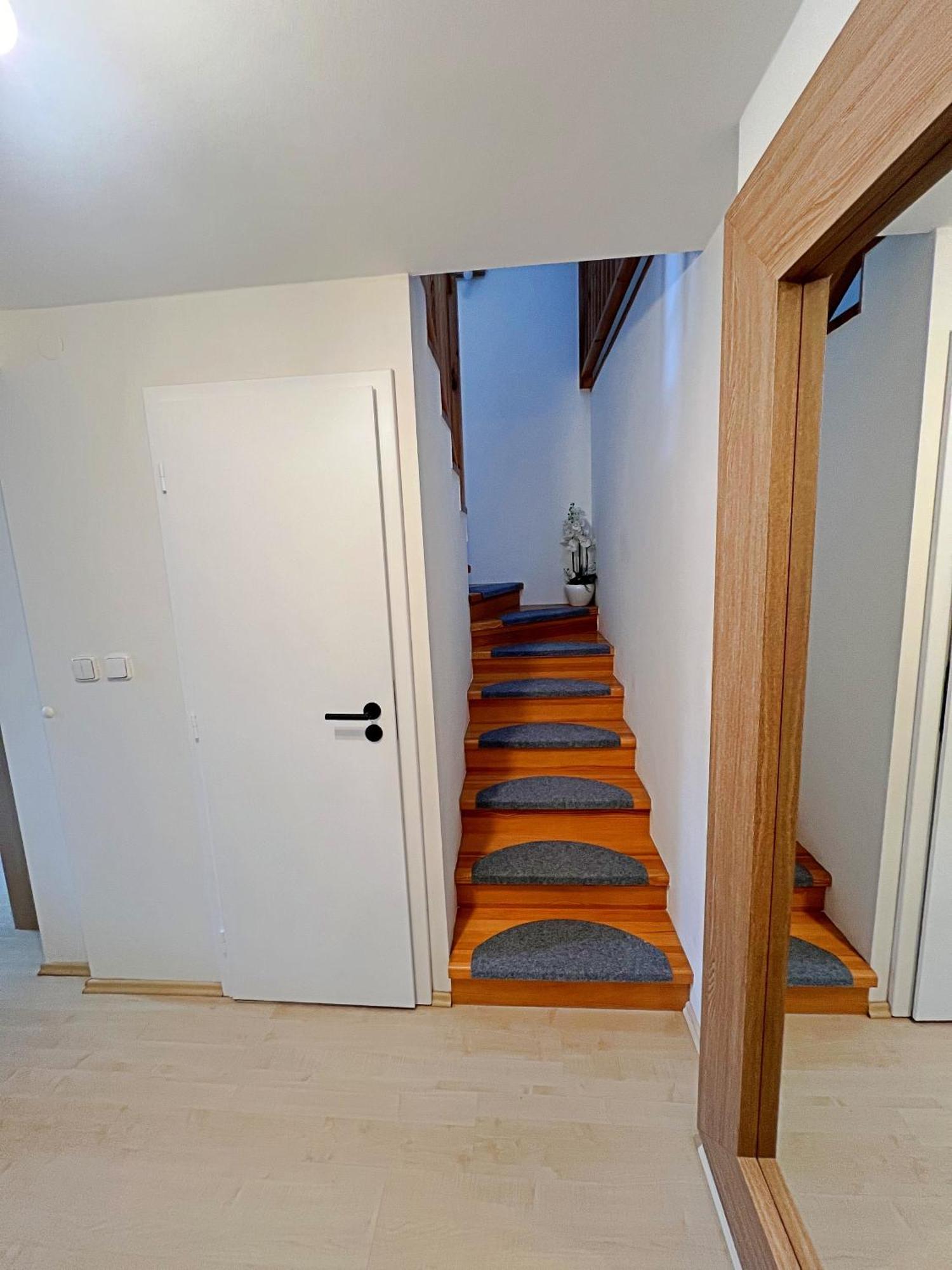 Mezonetovy Apartman V Centru Prag Exteriör bild