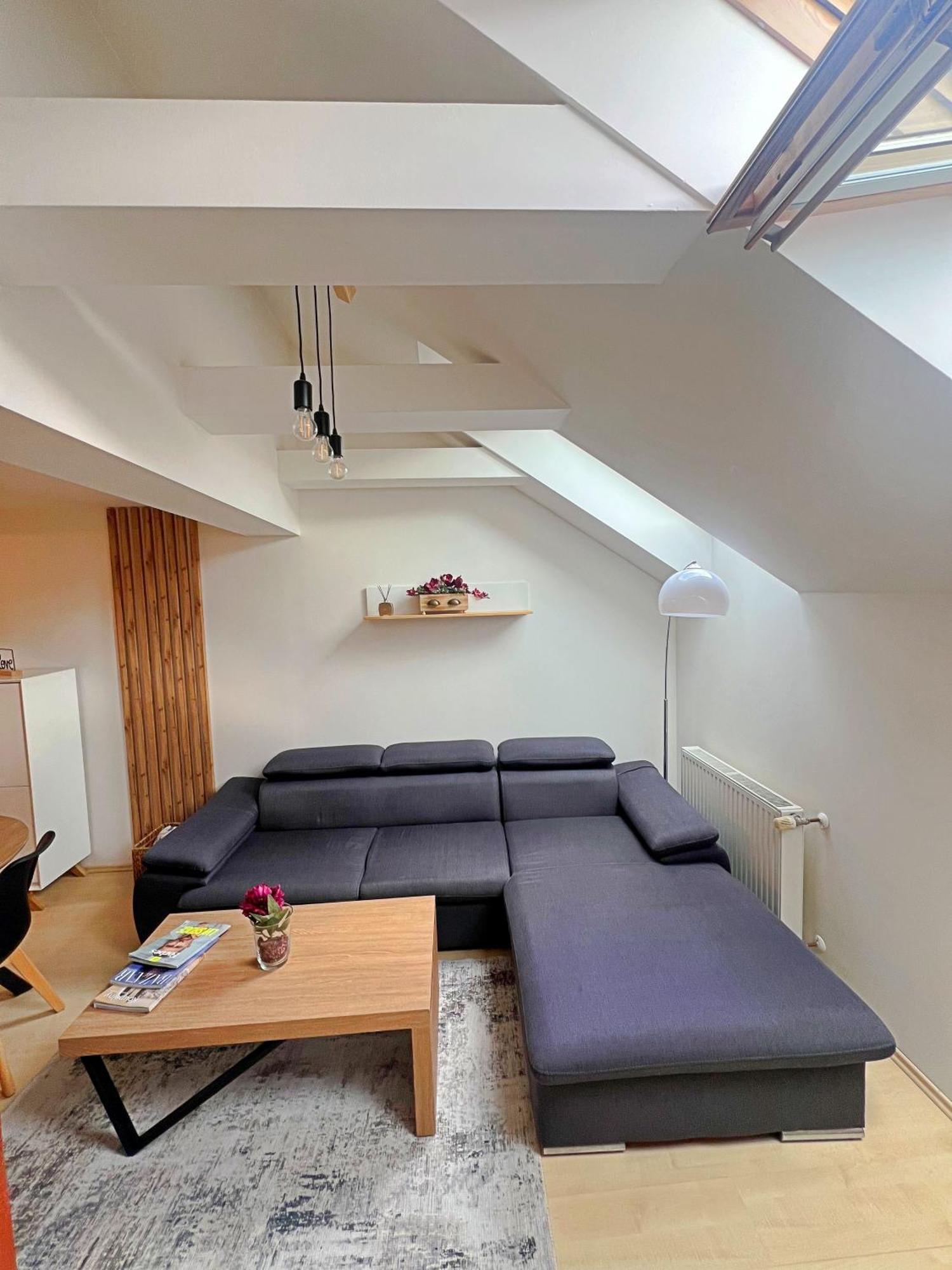 Mezonetovy Apartman V Centru Prag Exteriör bild